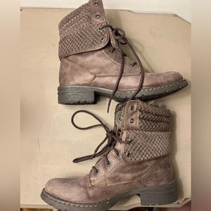 Adorable Born Winter Quilted Combat Boots